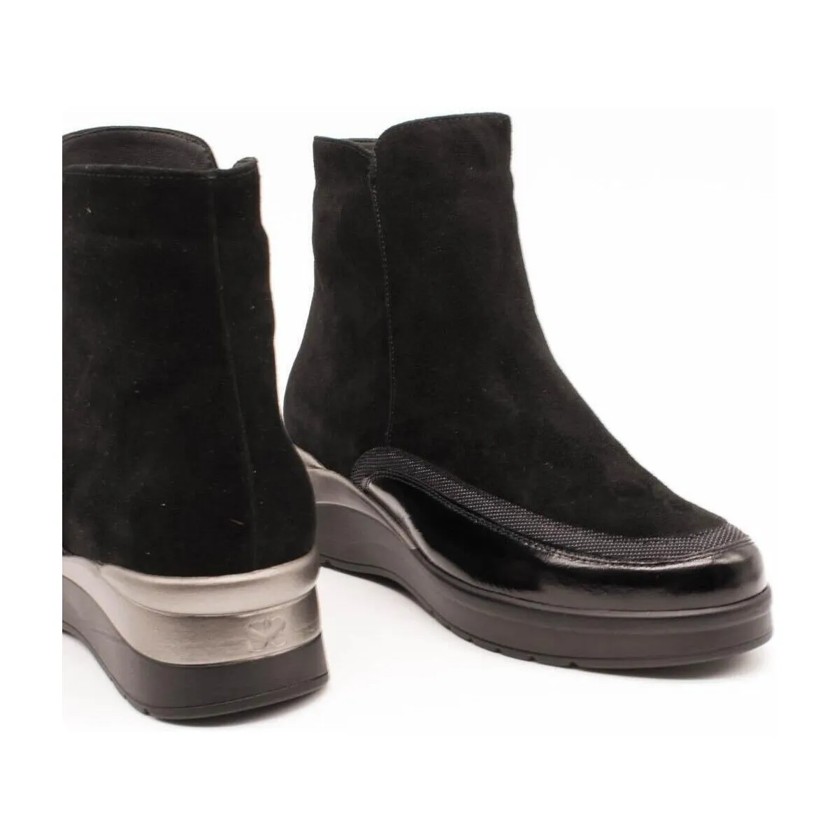 Suede in Black 235741
