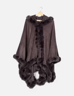 Niza Gray Poncho with Fur Detail